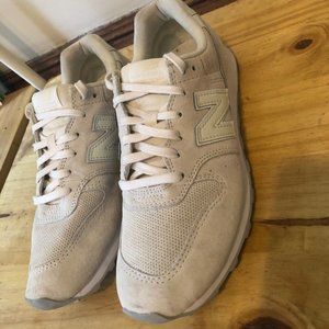 New Balance 696 Women's Running Sneaker